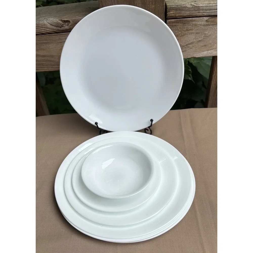 Corelle White Winter Frost (7) 4 Dinner Plates, 1 Lunch Plate 1 Bread Berry Bowl